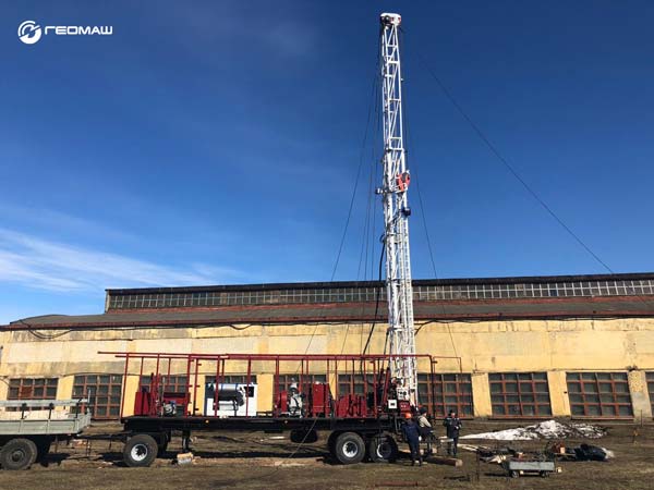 Роторная буровая установка УРБ-25 (гидрогеология)