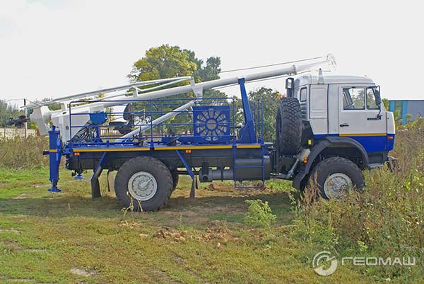 Бурильно-крановая машина БКМ-550 в Санкт-Петербурге