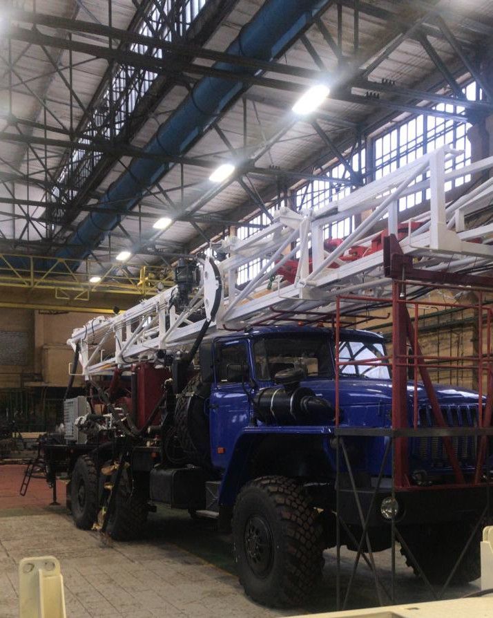 Роторная буровая установка УРБ-25 (гидрогеология)