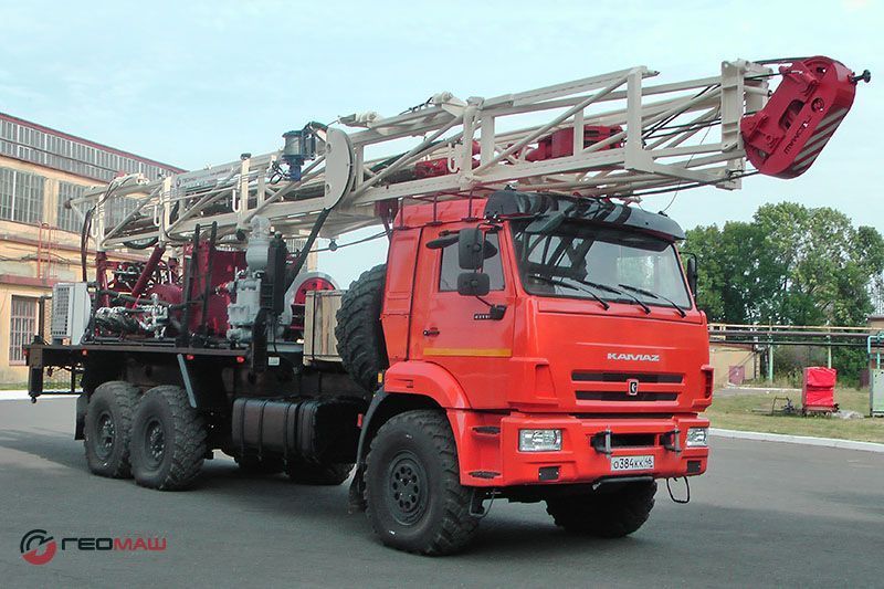 Роторная буровая установка УРБ-25 (гидрогеология)