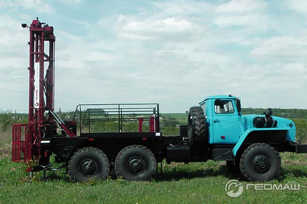 Буровая установка АЗА-3 в Казахстане