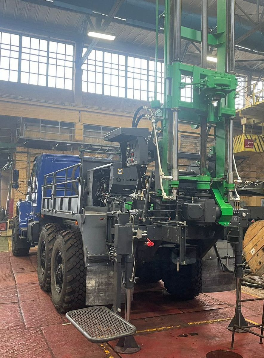 Буровая установка ПБУ-2