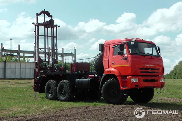 Буровая установка АЗА-3 в Санкт-Петербурге