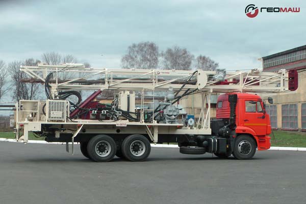 Роторная буровая установка УРБ-25 (гидрогеология)