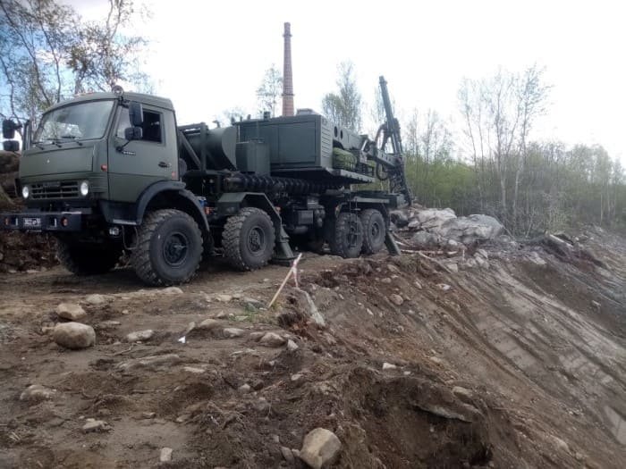 Бурильно-ударная машина БУМ-2 Бурильно-ударная машина БУМ-2