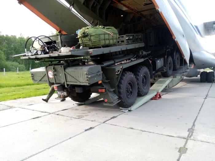 БУМ-2. Погрузка в самолет. БУМ-2. Погрузку в самолет.